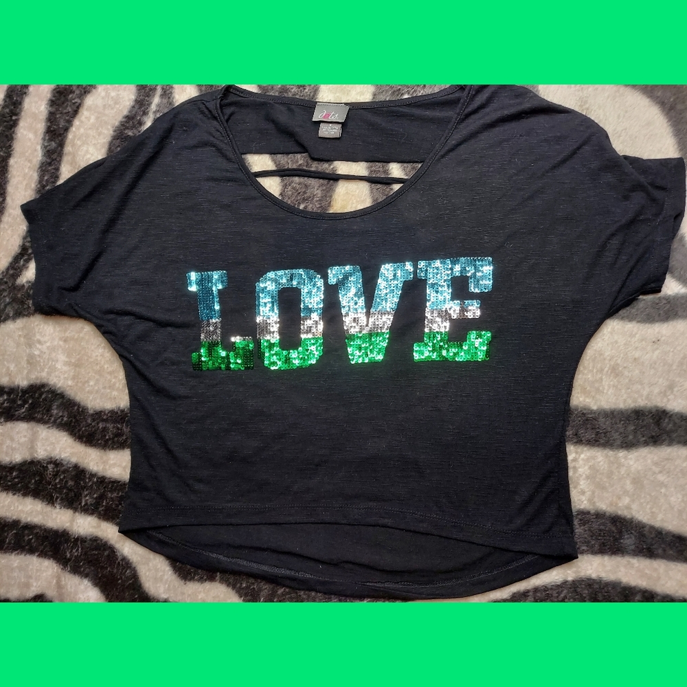 LOVE sequence Crop Top